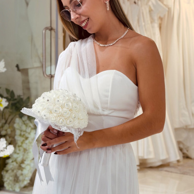 https://www.purplefashion.pt/product/elegancia-minimalista-vestido-noiva