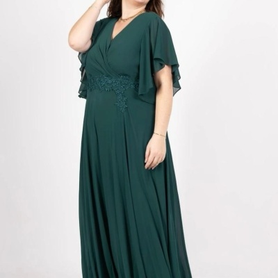 Vestido longo verde escuro com mangas soltas e detalhe em renda na cintura