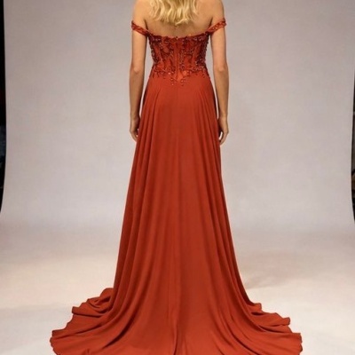 Vestido longo vermelho tijolo com corselet bordado em pedraria e saia fluída