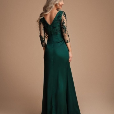 Vestido longo verde escuro com mangas de tule bordado