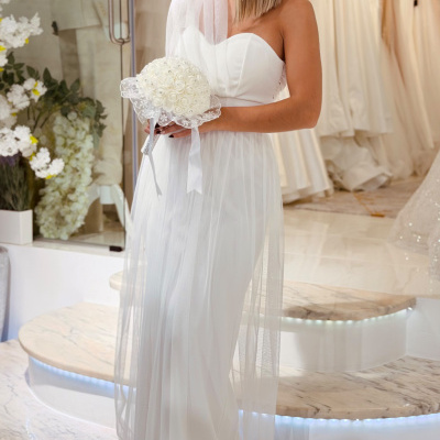 https://www.purplefashion.pt/product/elegancia-minimalista-vestido-noiva