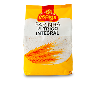 Pacote amarelo de farinha de trigo integral da marca Espiga com espigas de trigo