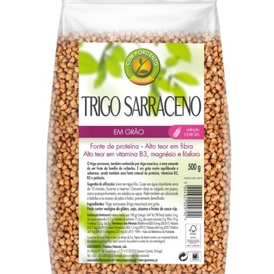 Pacote de trigo sarraceno em grão da marca CEM PORCENTO