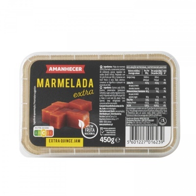 Marmelada extra da marca Amanhecer embalada em caixa plástica transparente preta e castanha