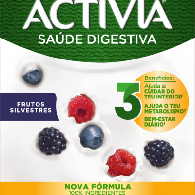 Embalagem de iogurte Activia sabor frutos silvestres com 4 unidades e texto em português.