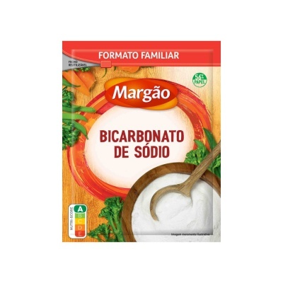 Embalagem de bicarbonato de sódio Margão formato familiar com ilustrações de ervas e tigela de pó branco