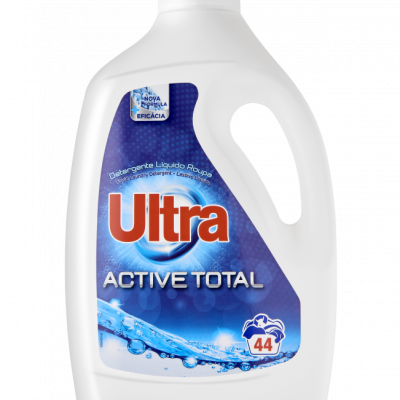 Frasco branco de detergente líquido para roupa Ultra ACTIVE TOTAL com etiqueta azul