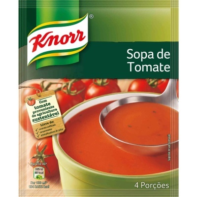 Pacote de sopa de tomate Knorr com imagem da sopa num prato verde