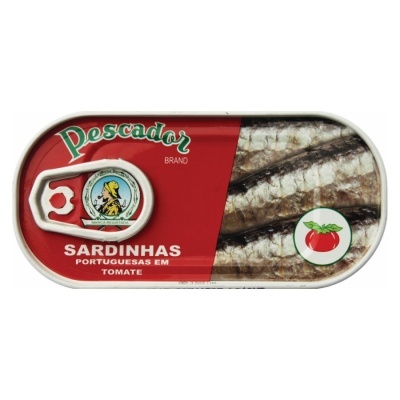 Lata de sardinhas em tomate Pescador com sardinhas visíveis