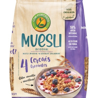 Embalagem de muesli integral 4 cereais crocantes com design madeira clara e roxo