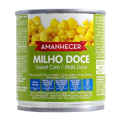 Lata de milho doce AMANHECER com texto trilingue e informações nutricionais