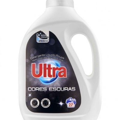 frasco branco de detergente líquido Ultra para cores escuras