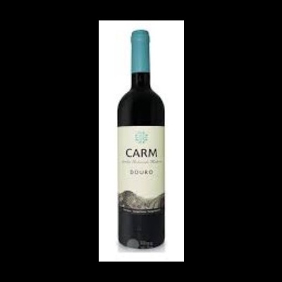 Garrafa de vinho tinto com rótulo branco e cápsula azul clara