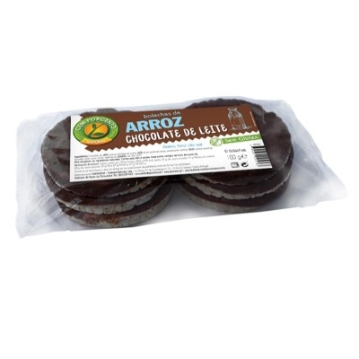 Pacote transparente com bolachas de arroz cobertas por chocolate de leite