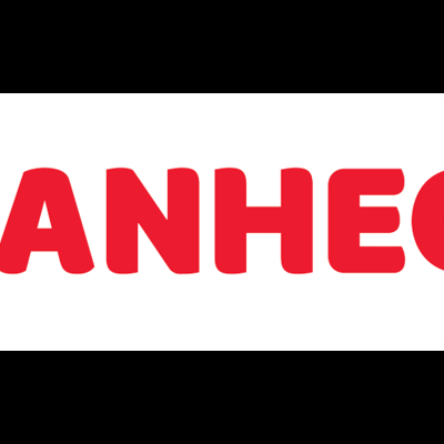 Logótipo AMANHECER em vermelho com fundo branco e pontas triangulares.