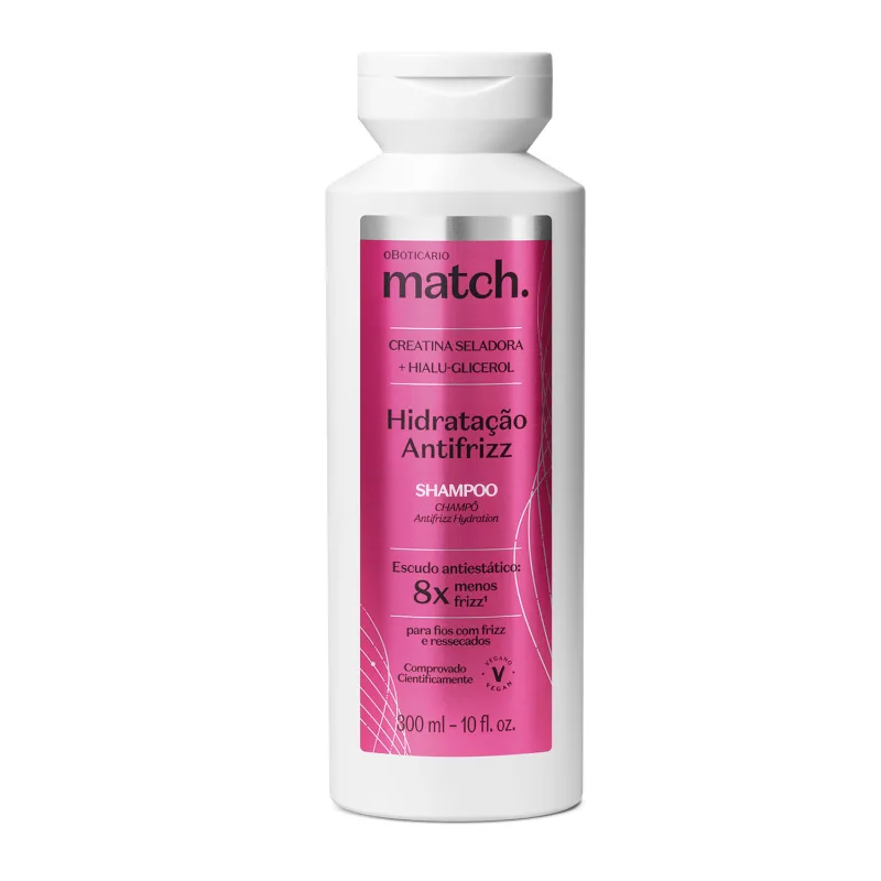 82700 SHAMPOO MATCH HIDRATAÇÃO ANTIFRIZZ, 300ML Frasco branco de shampoo Match Hidratação Antifrizz da O Boticário com rótulo rosa