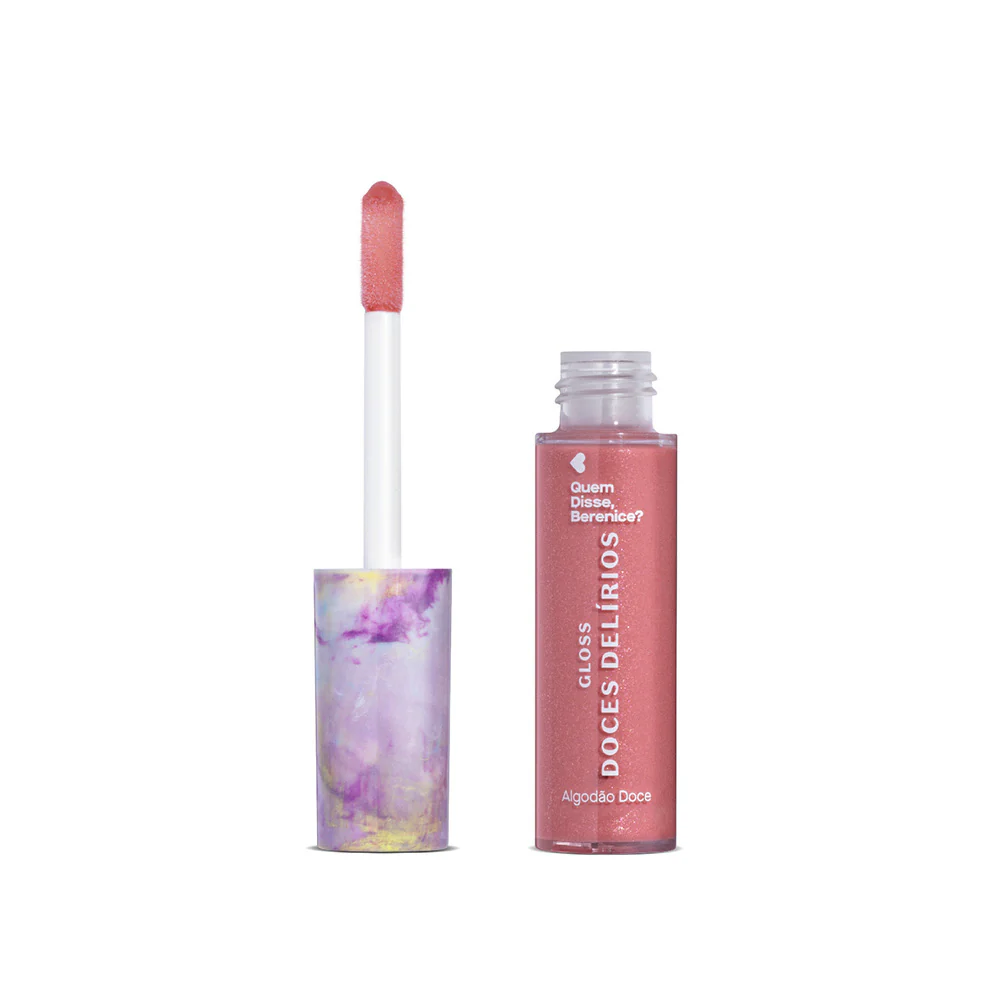 86115 Gloss Labial Cuide-se Bem Doces Delírios, 10ml Gloss labial rosa cintilante com aplicador e embalagem transparente com tampa lilás e amarelo