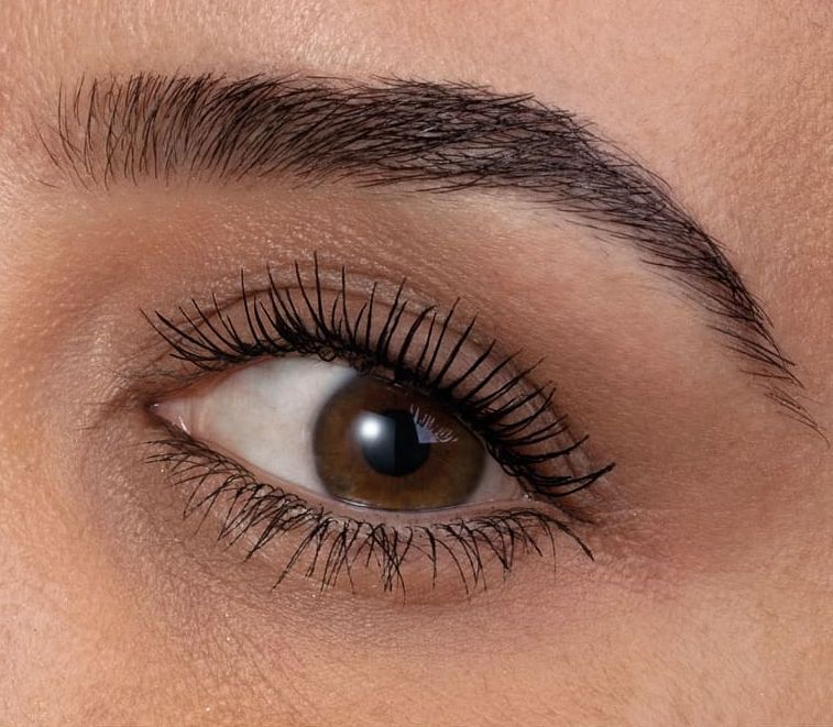 52638 Make B. Máscara de Pestanas 4K Panoramic Olho castanho com pestanas longas e sobrancelha definida