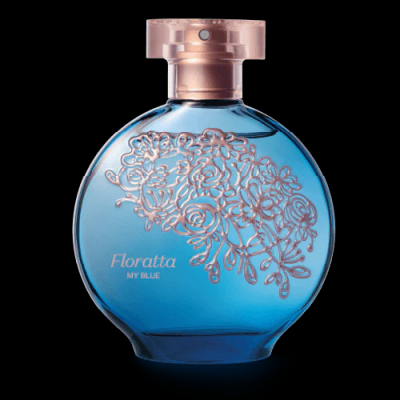 Frasco de perfume azul com padrão floral e tampa cor de rosa dourada.