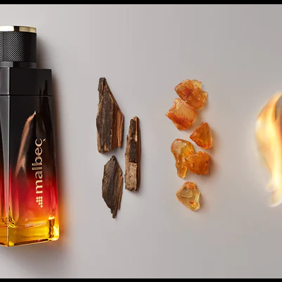 Frasco de perfume Malbec com madeira, âmbar e chama