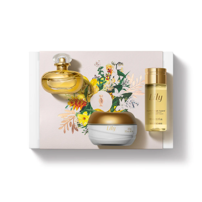 Conjunto de produtos cosméticos Lily com perfume, creme e óleo perfumado, embalagem com flores.