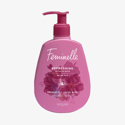 Frasco rosa de produto de higiene íntima Feminelle com doseador