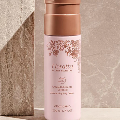 Frasco de creme hidratante corporal Floratta Flores Secretas da O Boticário
