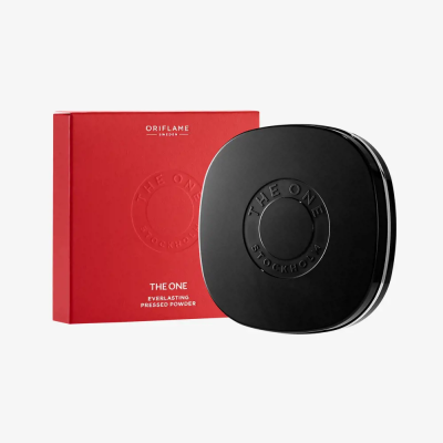 Pó compacto Oriflame The One com embalagem vermelha e estojo preto