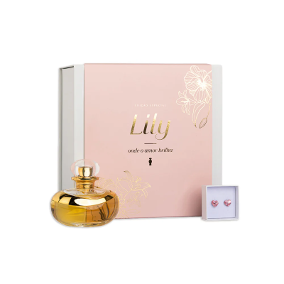 Conjunto de perfume e brincos com caixa rosa claro e texto Lily