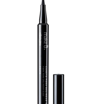 Caneta delineador preta Make B. O Boticário com tampa removida