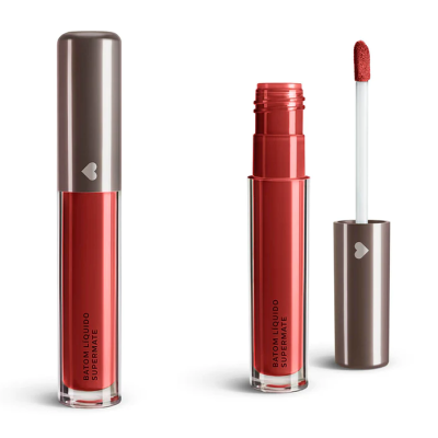 Batons líquidos vermelhos alaranjados com tampas castanhas e símbolo de coração branco.