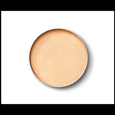 Base cosmética compacta bege claro com textura lisa.