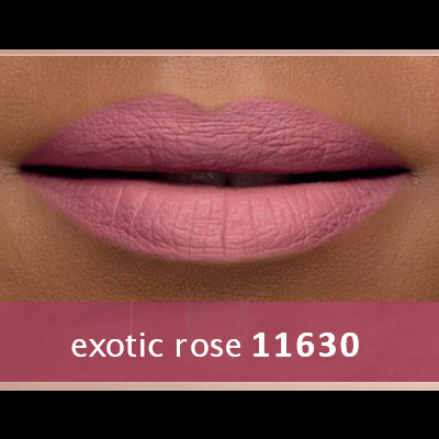 Lábios com batom rosa mate 'exotic rose 11630'