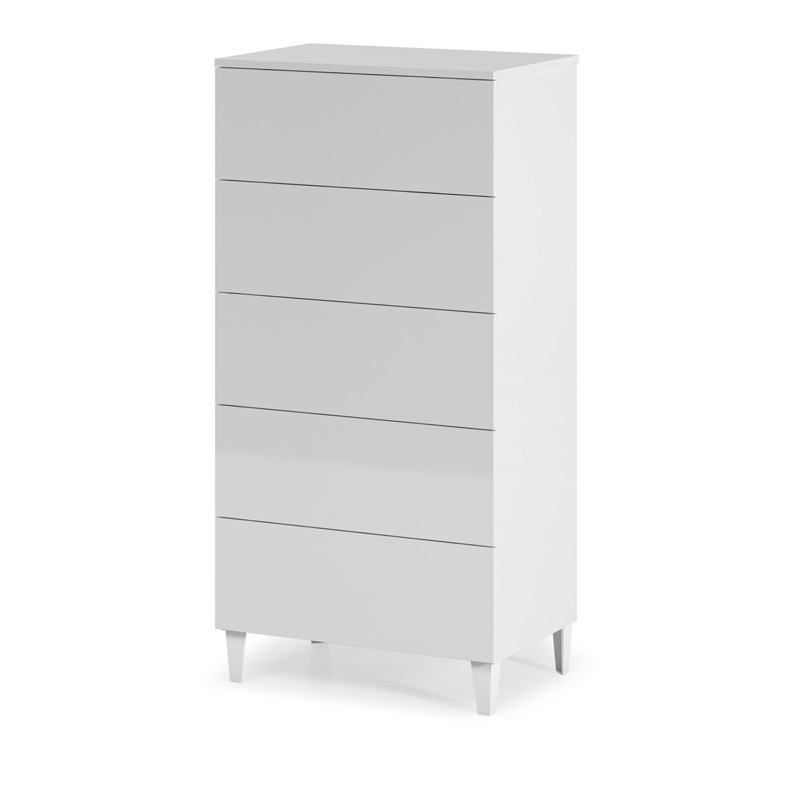 Cómoda branca com cinco gavetas e pés inclinados
