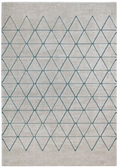 Tapete bege com padrão geométrico azul em triângulos e losangos