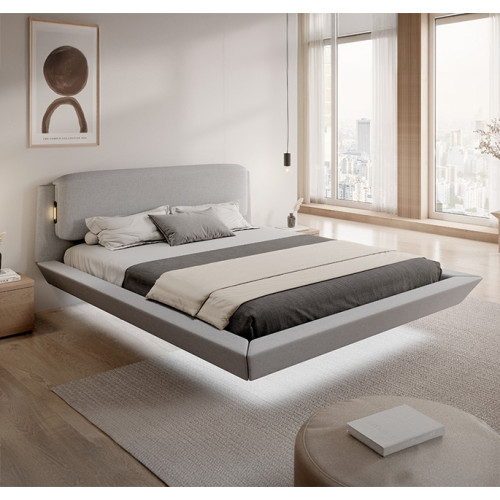 Quarto moderno com cama suspensa cinzenta e janela grande com vista da cidade