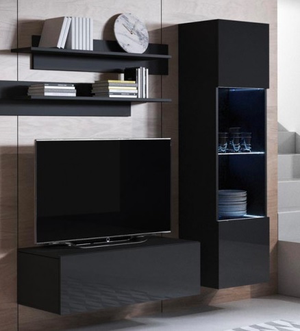 Móvel de sala preto com TV, prateleiras e armário com porta de vidro