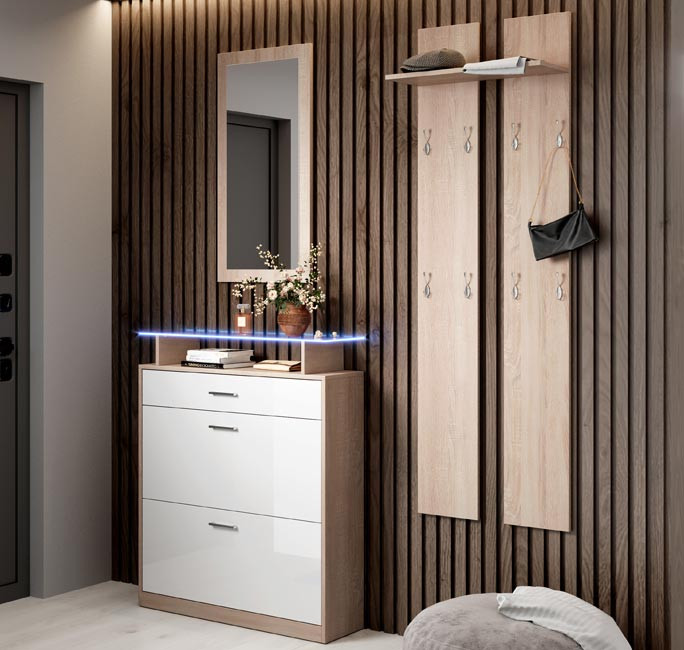 Móvel organizador com espelho e ganchos numa parede de painéis verticais escuros