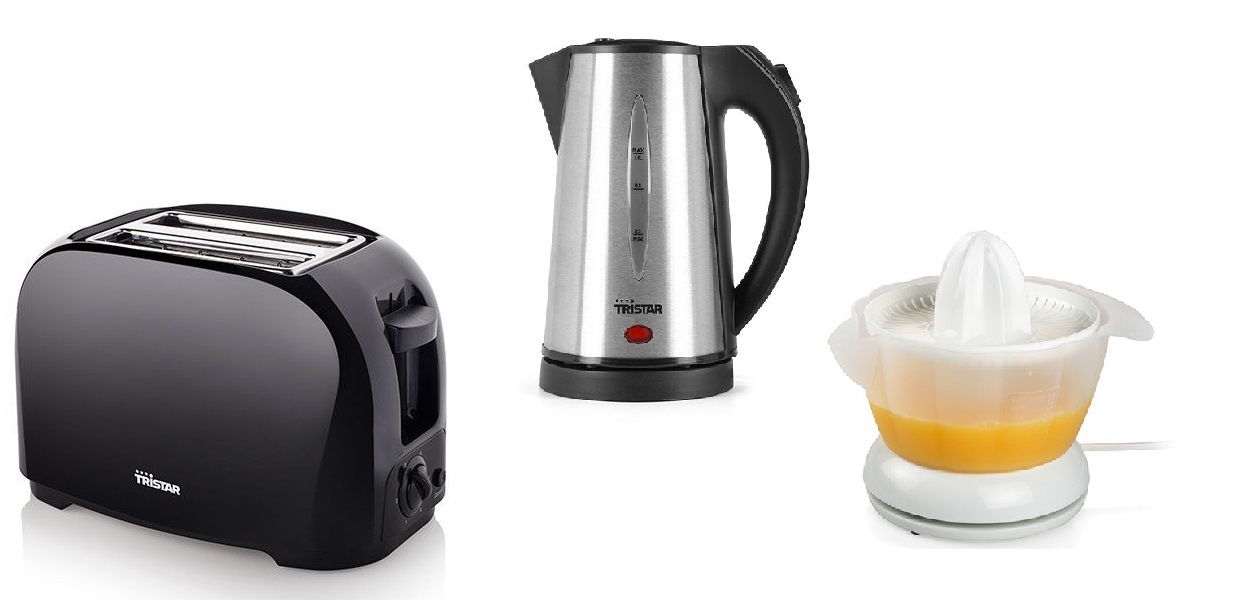 Torradeira preta, chaleira elétrica em aço inox e espremedor de citrinos branco com suco amarelo
