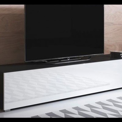 Móvel de televisão preto com porta branca brilhante e televisão em cima