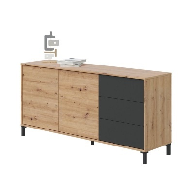 Aparador de madeira clara com portas e gavetas cinza escuro e pés pretos