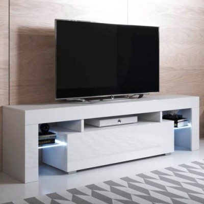 Móvel TV branco moderno com iluminação LED e TV em sala minimalista