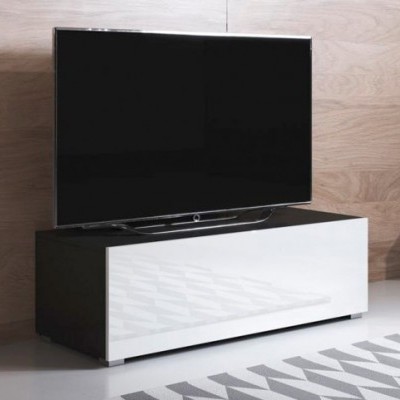 Móvel preto e branco com televisão de ecrã plano e tapete geométrico