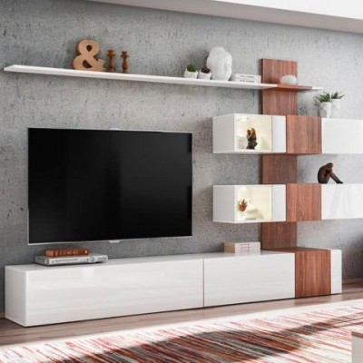 Móvel de sala de estar moderno com prateleira e armários em branco e madeira castanha