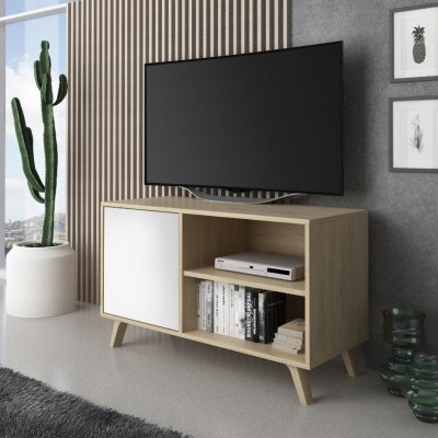 Móvel de madeira clara com prateleira, televisão e cactus junto a parede cinza e de madeira