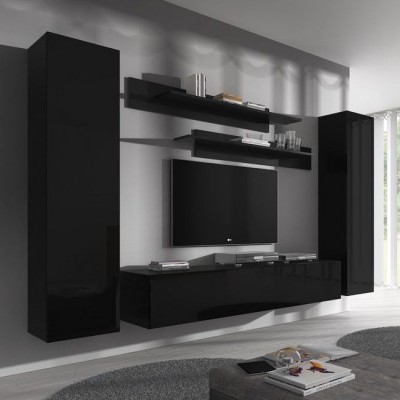 Conjunto de móveis de sala pretos e brilhantes com televisão montada na parede