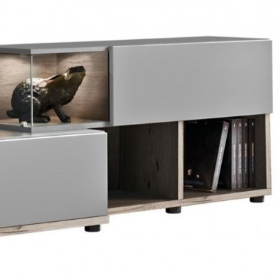 Móvel de sala cinza com estatueta e livros