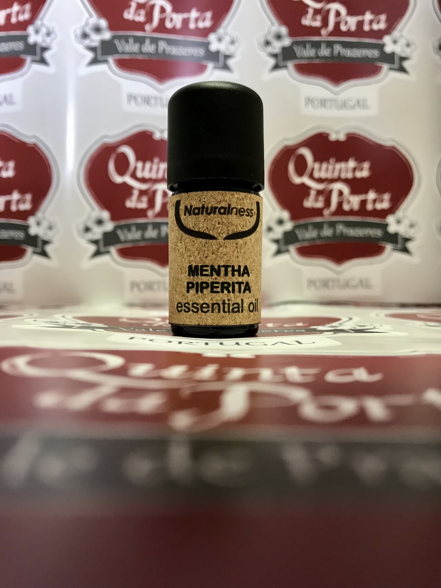 Óleo essencial de Hortelã-pimenta (5ml) Frasco de óleo essencial de Mentha Piperita com rótulo castanho claro e tampa preta