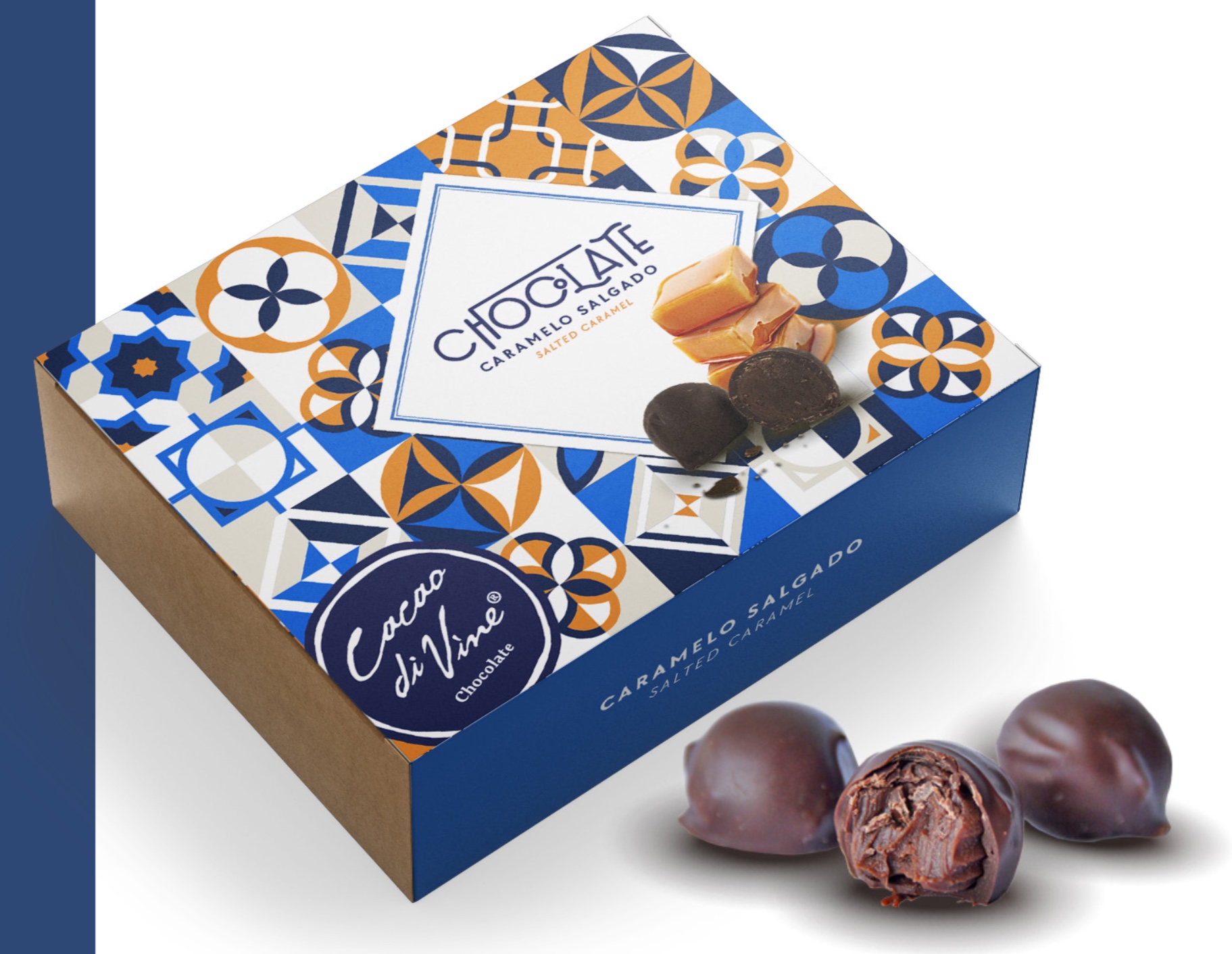 Chocolate + Caramelo Salgado Caixa decorada de chocolates caramelizados com cobertura de chocolate e pedaço partido ao meio