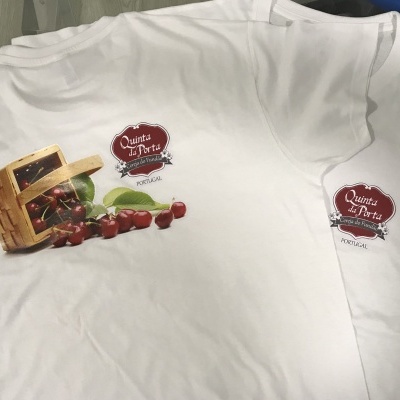https://www.lojadaquinta.com/product/t-shirts-cerejas-da-quinta-da-porta